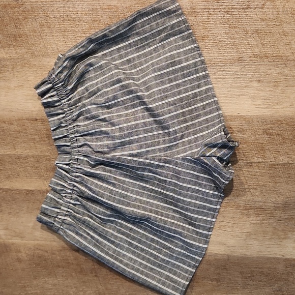 Love Tree * Striped Tie Front  Gray Women's Shorts. Size M - Picture 4 of 5